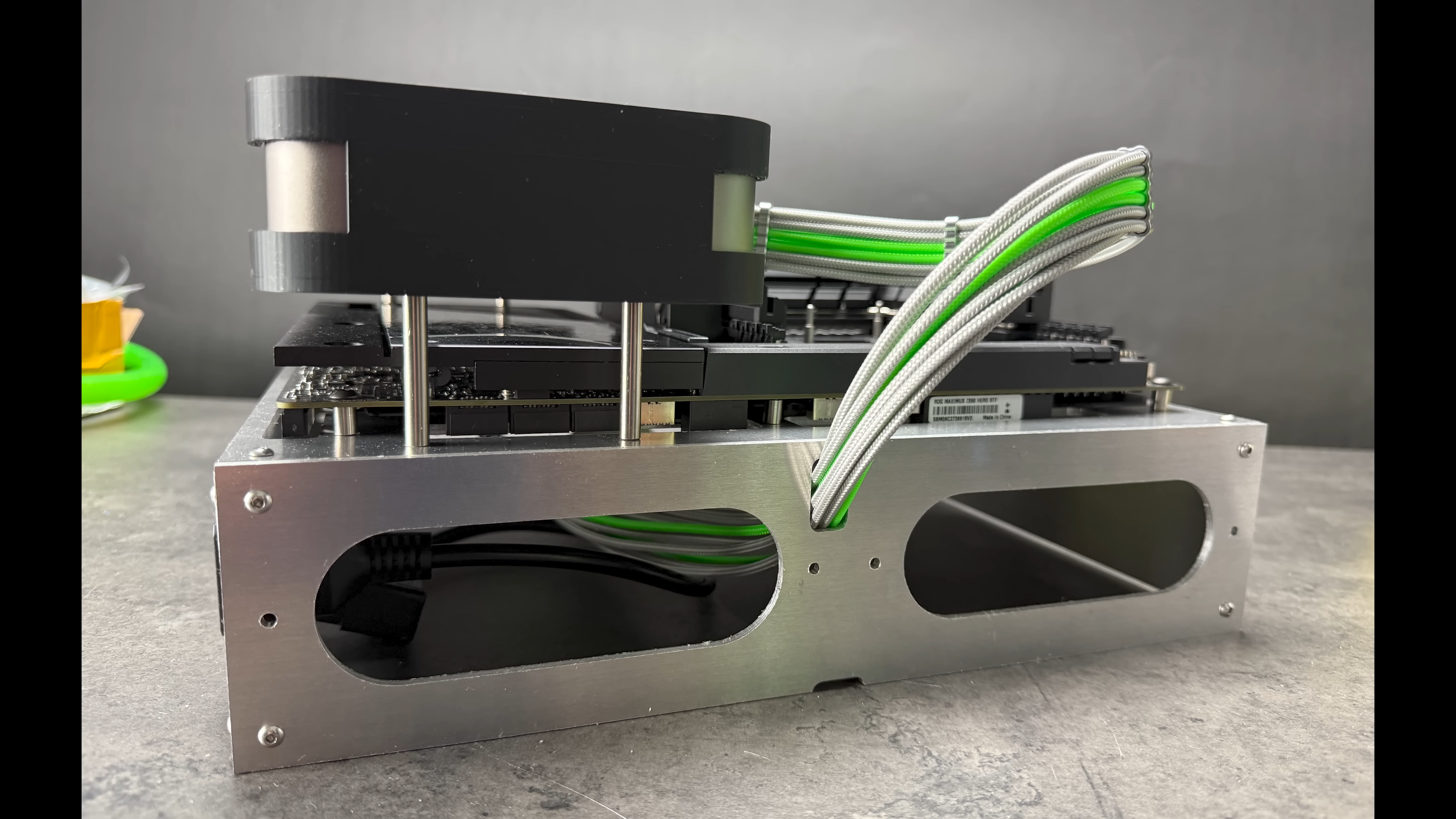 Porsche Wheel PC from JCustom & GeForce Garage