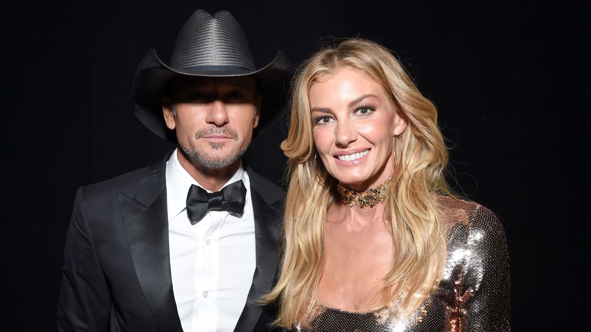 Faith Hill and Tim McGraw's living room features the designerfavorite