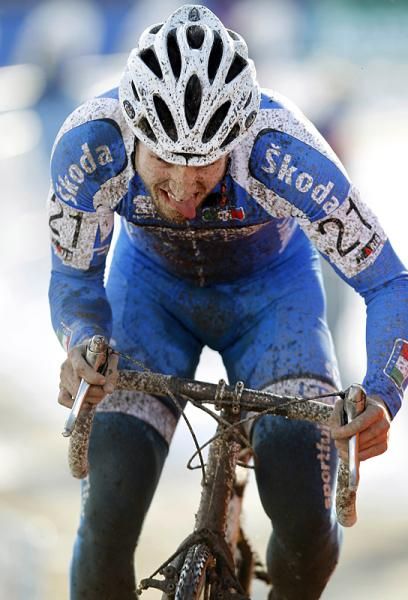 Elia Silvestri (Italy) digs deep