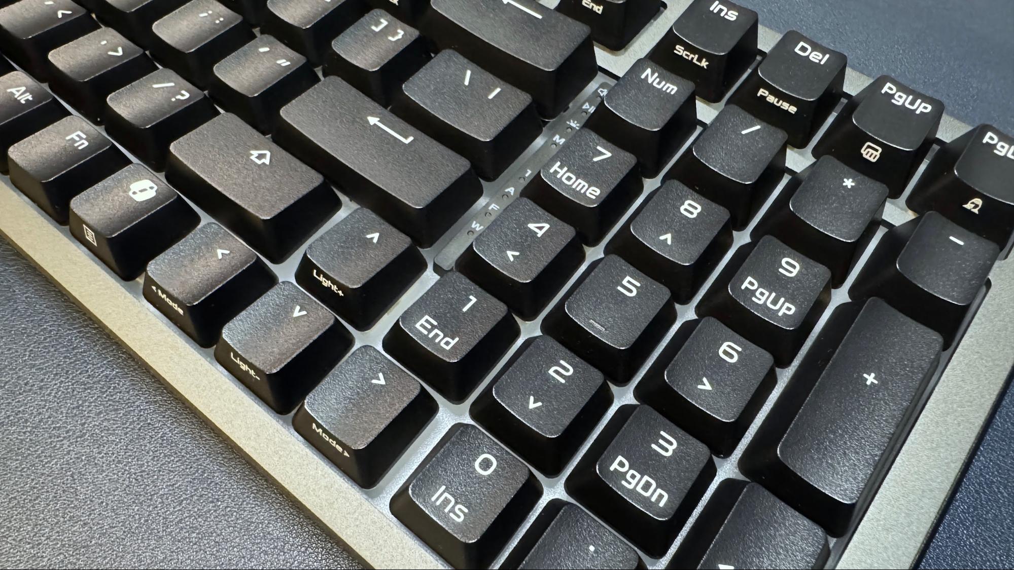 Asus ROG Strix Morph 96 Wireless