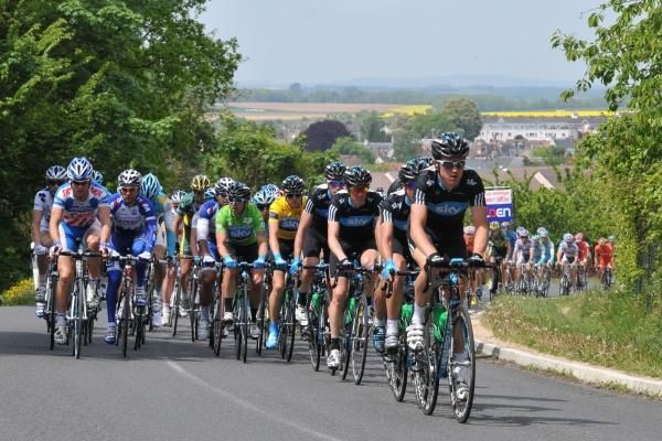 Geraint Thomas takes his turn at the front of the Sky train