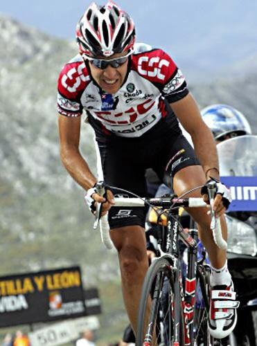 Carlos Sastre (CSC) on the attack