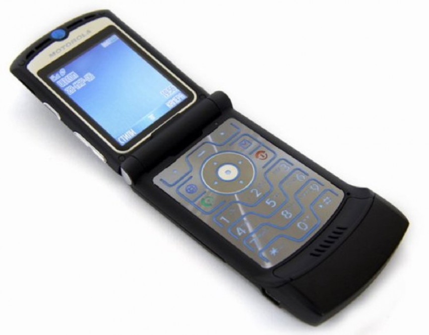 15-things-youll-only-understand-if-you-owned-a-flip-phone-5-1556727165-K6OY-column-width-inline