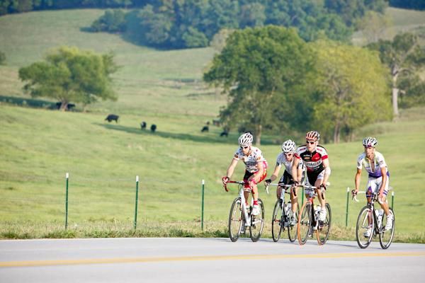 The 4 man break heads out into the countryside.