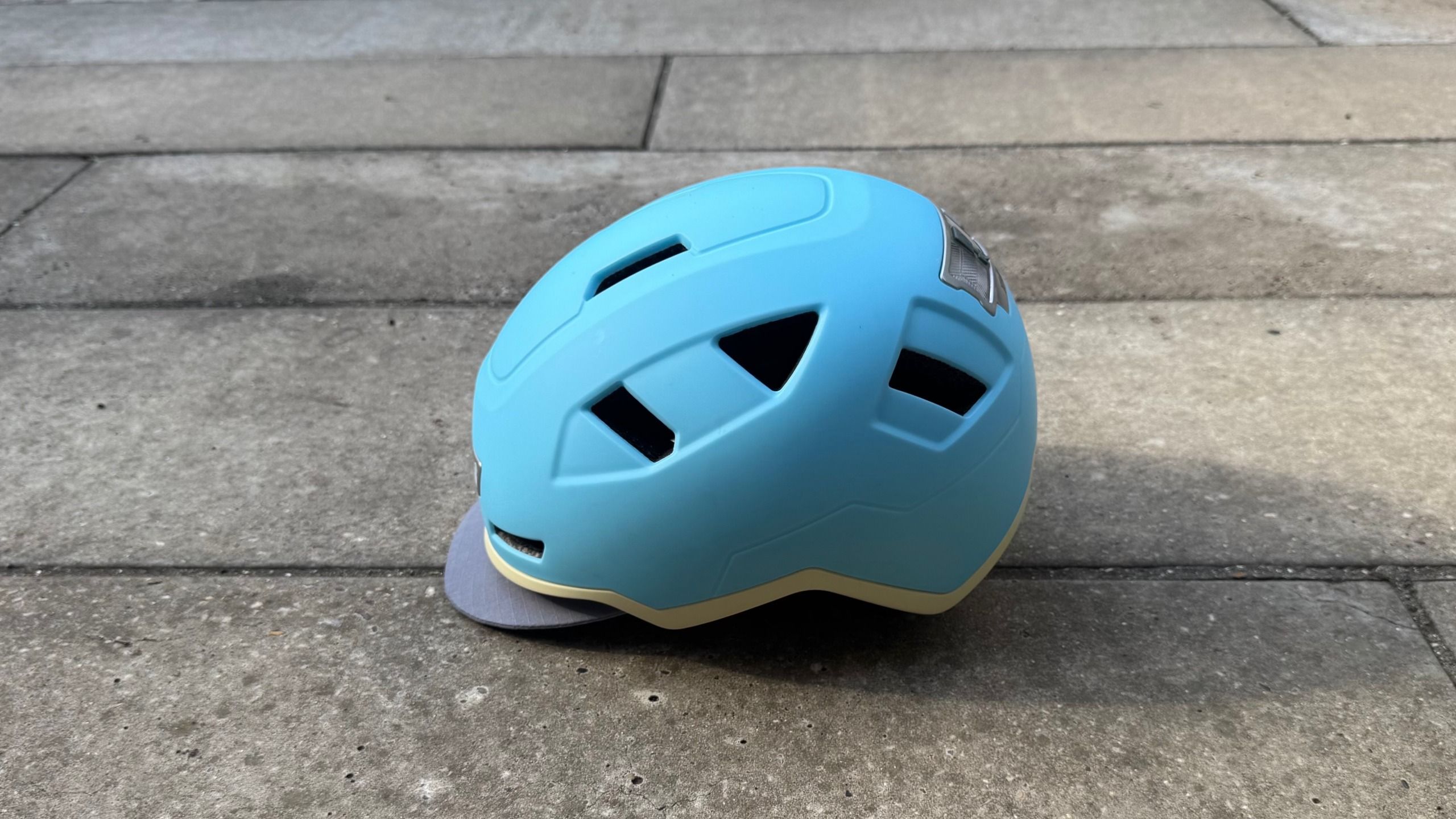 Xnito Kid Helmet Launches at £115 With E-Bike Safety Features