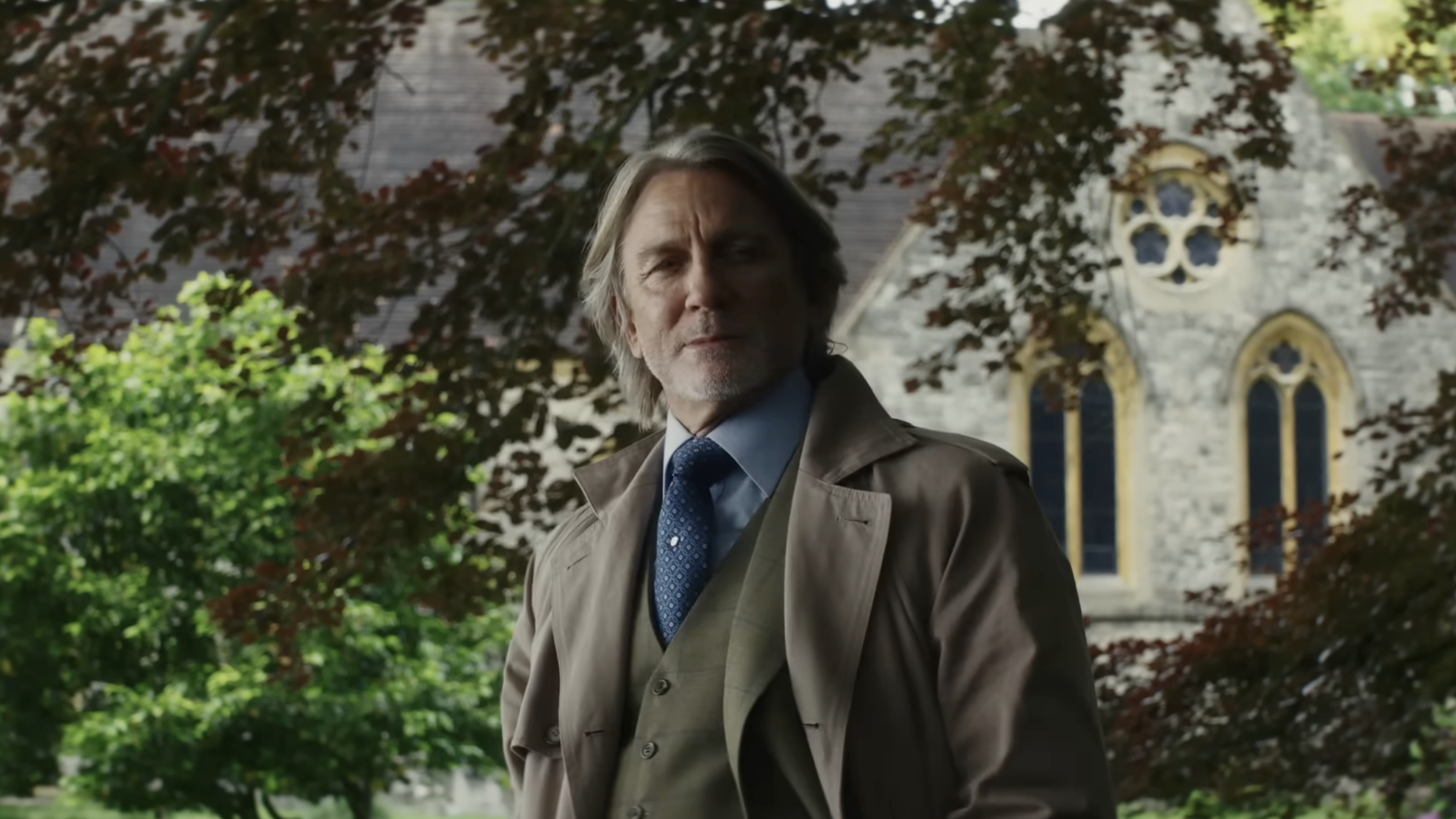 Wake Up Dead Man: A Knives Out Mystery 