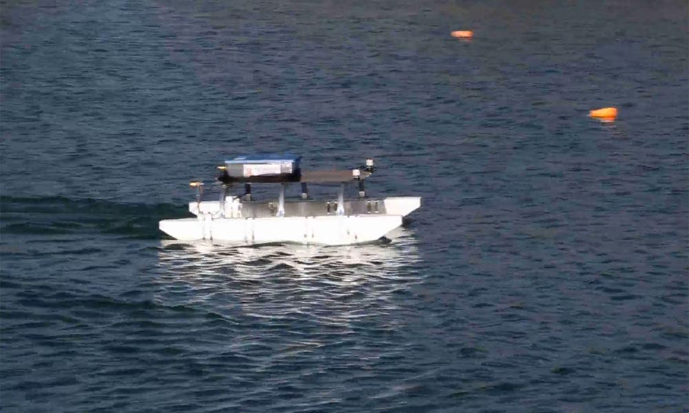 Autonomous Floating Self-Propelling Robot 