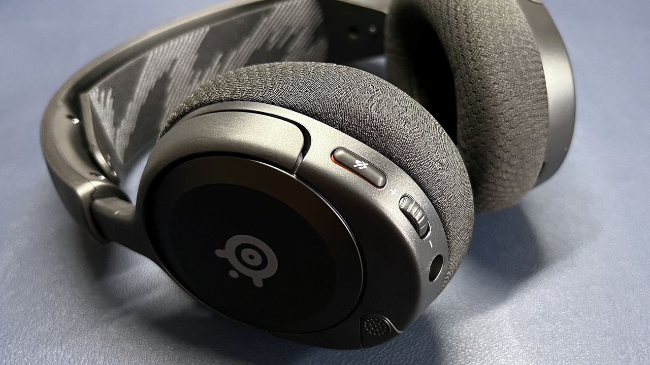 SteelSeries Arctis Nova 1