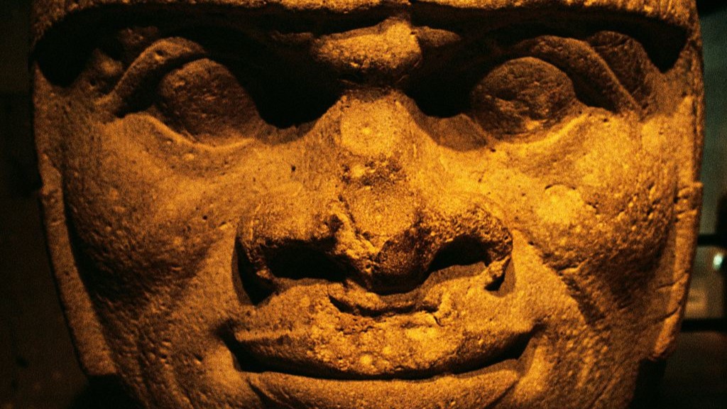 Un cap colosal olmec găsit în San Lorenzo Tenochtitlan, Mexic.