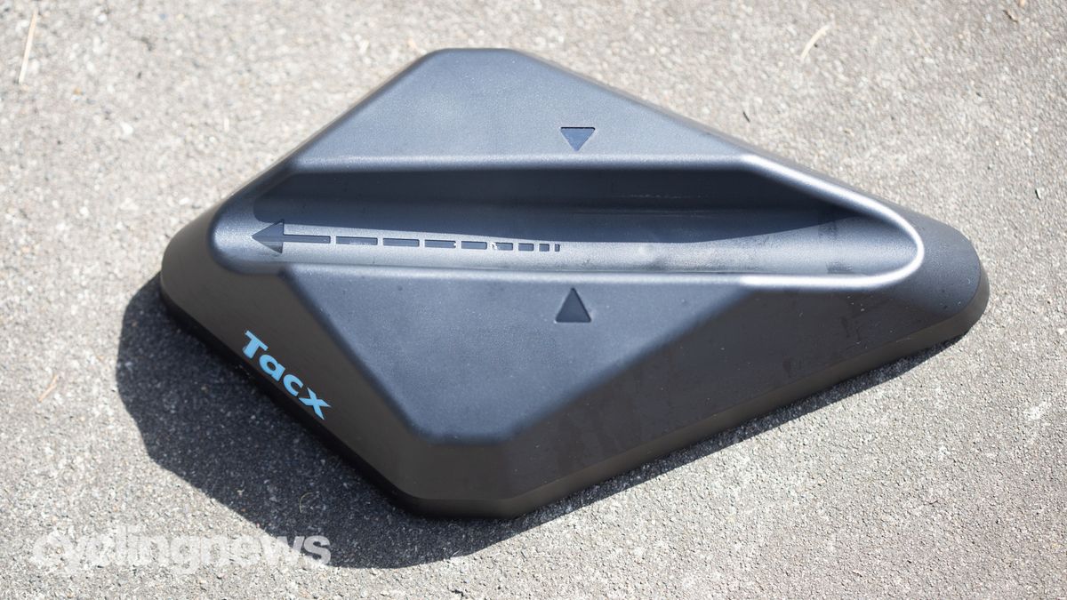 Garmin Tacx NEO Motion Plates detail of replacement front wheel block