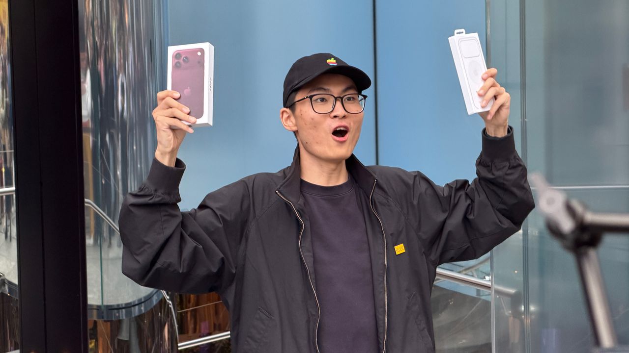 John Ternus as iPhone 18 Pro Max Apple Store Launch