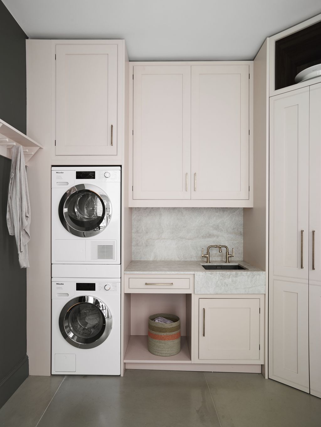 Modern utility room ideas: 10 ways to a sleek, efficient and organized ...