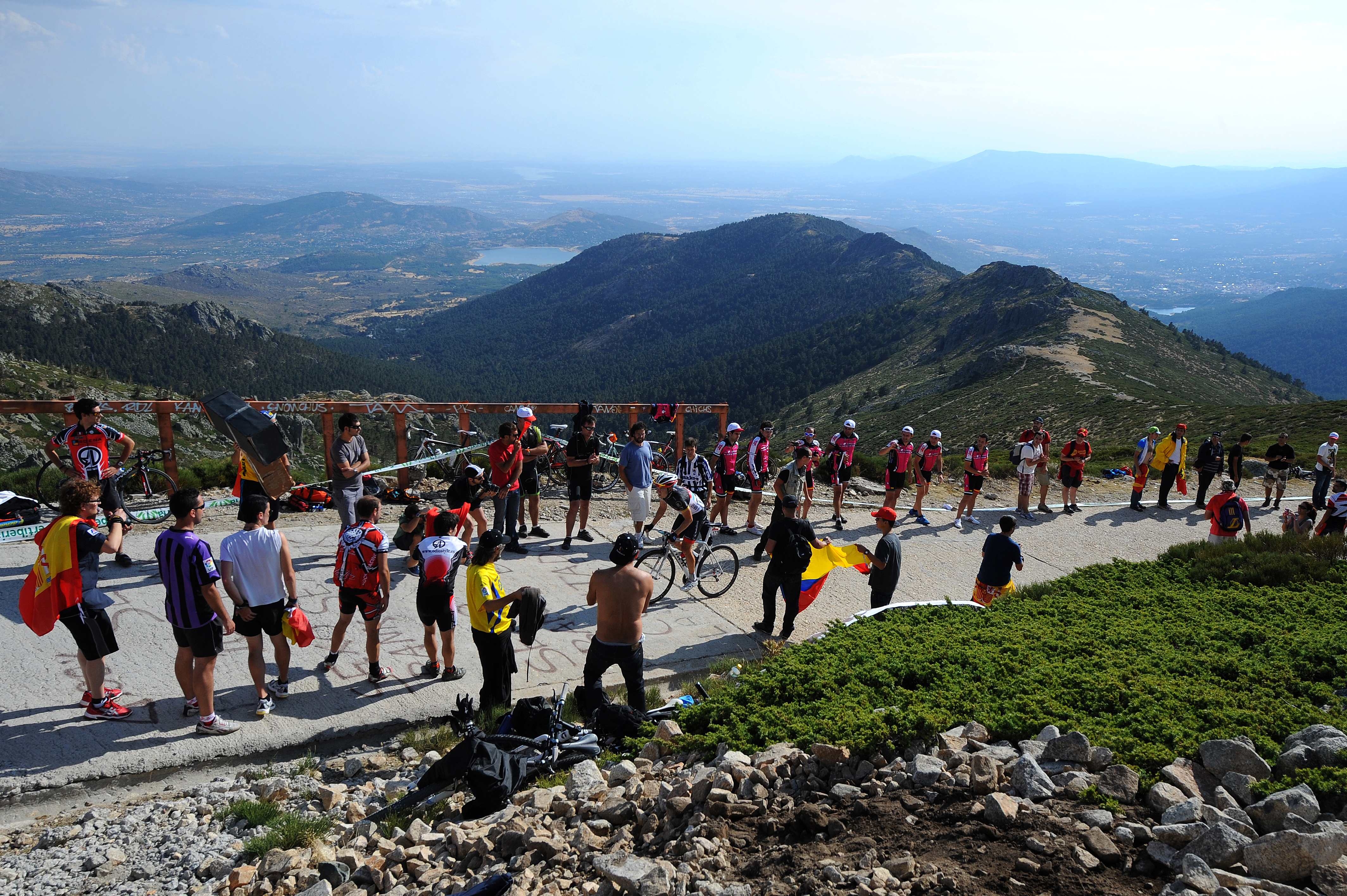 Cycling : 67th Tour of Spain 2012 / Stage 20 Jan Bakelants (Bel)/ Illustration Illustratie Fans Supporters Public Publiek Spectators / Bola Del Mundo 2247m / Landscape Paysage Landschap / La Faisanera Golf - Bola Del Mundo 2247m (170,7Km)/ Vuelta Tour Espagne Ronde van Spanje / Etape Rit (c)Tim De Waele
