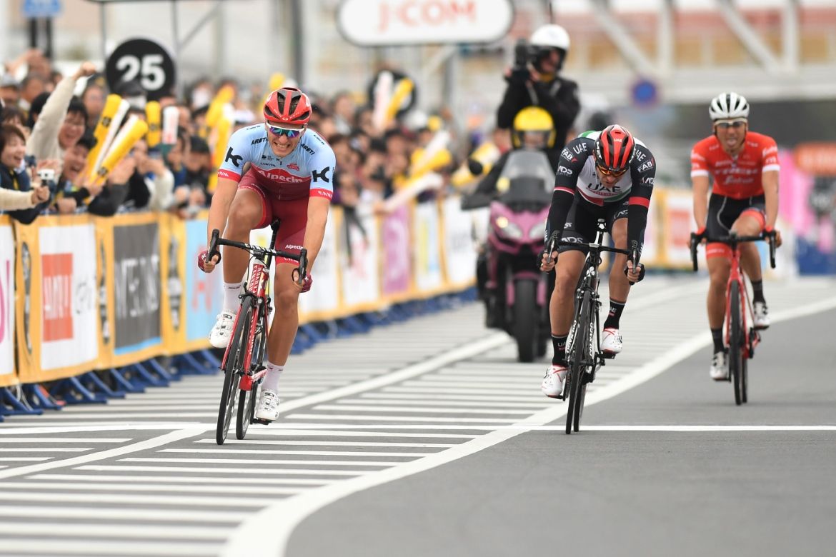 Marcel Kittel beats Alexander Kristoff to the line in the sprint competition