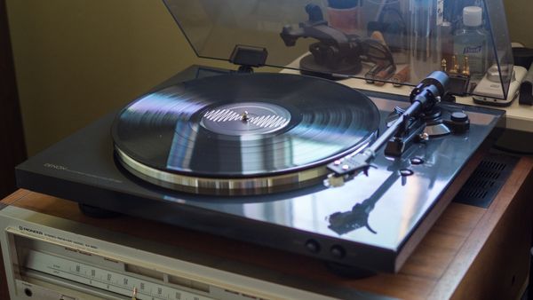Denon DP-300F on a table