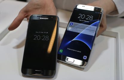 Samsung Galaxy S7, left, and S7 Edge at the Mobile World Congress wireless show, in Barcelona, Spain, Feb. 21, 2016.