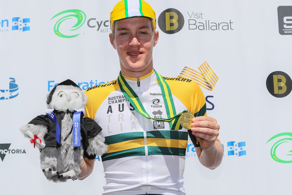 Callum Scotson (Mitchelton-BikeExchange) in the green and gold