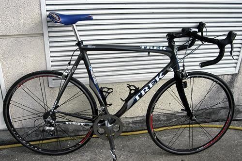 George Hincapie's stock-standard USPS Trek Madone. However, these Bontragers aren't Roubaix-approved wheels, so George will have to change them before race day.