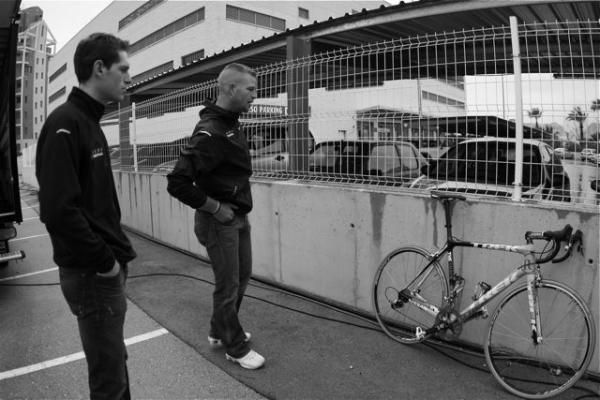 Sebastian Rosseler checks out his team Trek Madone 6.9