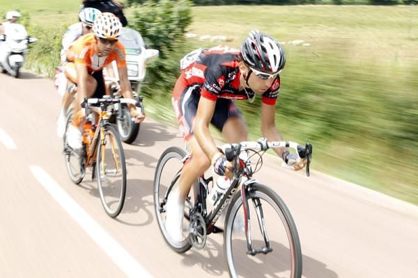 Mathieu Perget (Caisse d'Epargne) leads Ruben Perez Moreno (Euskaltel - Euskadi) in the break of the day.