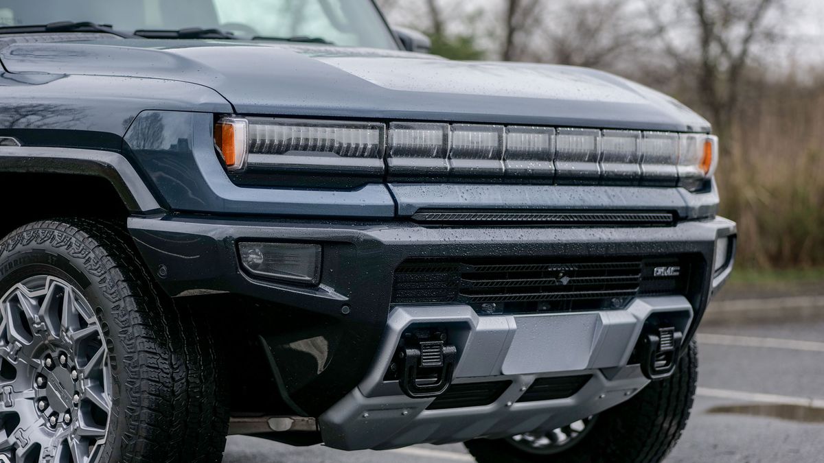 2025 GMC Hummer EV 3X SUV test drive.