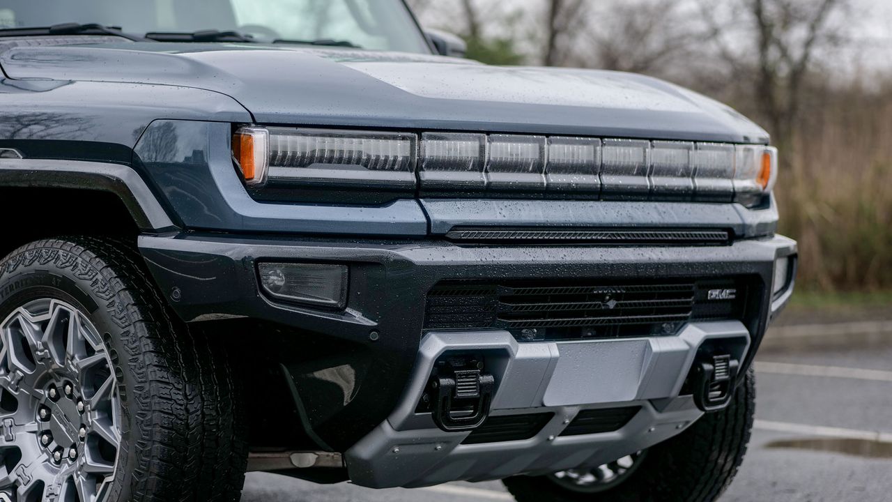 2025 GMC Hummer EV 3X SUV test drive.