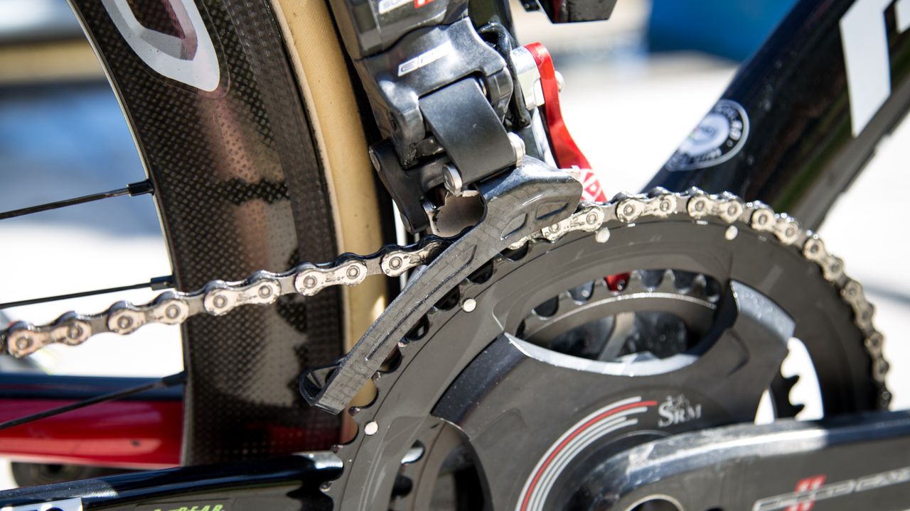 The carbon fiber front derailleur