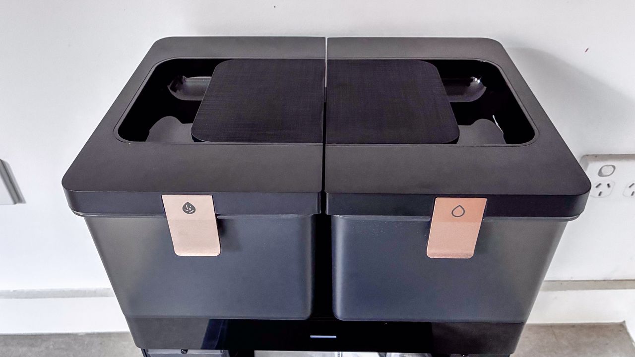 The tanks on the Ecovacs Deebot X8 Pro Omni base station
