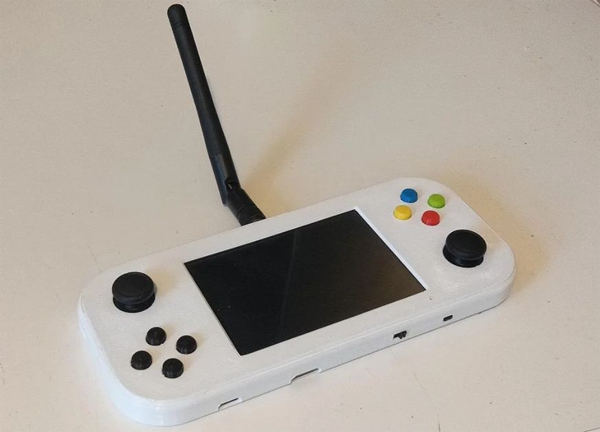 Raspberry Pi Radio Controller Doubles as Handheld Gaming Rig | Tom's ...