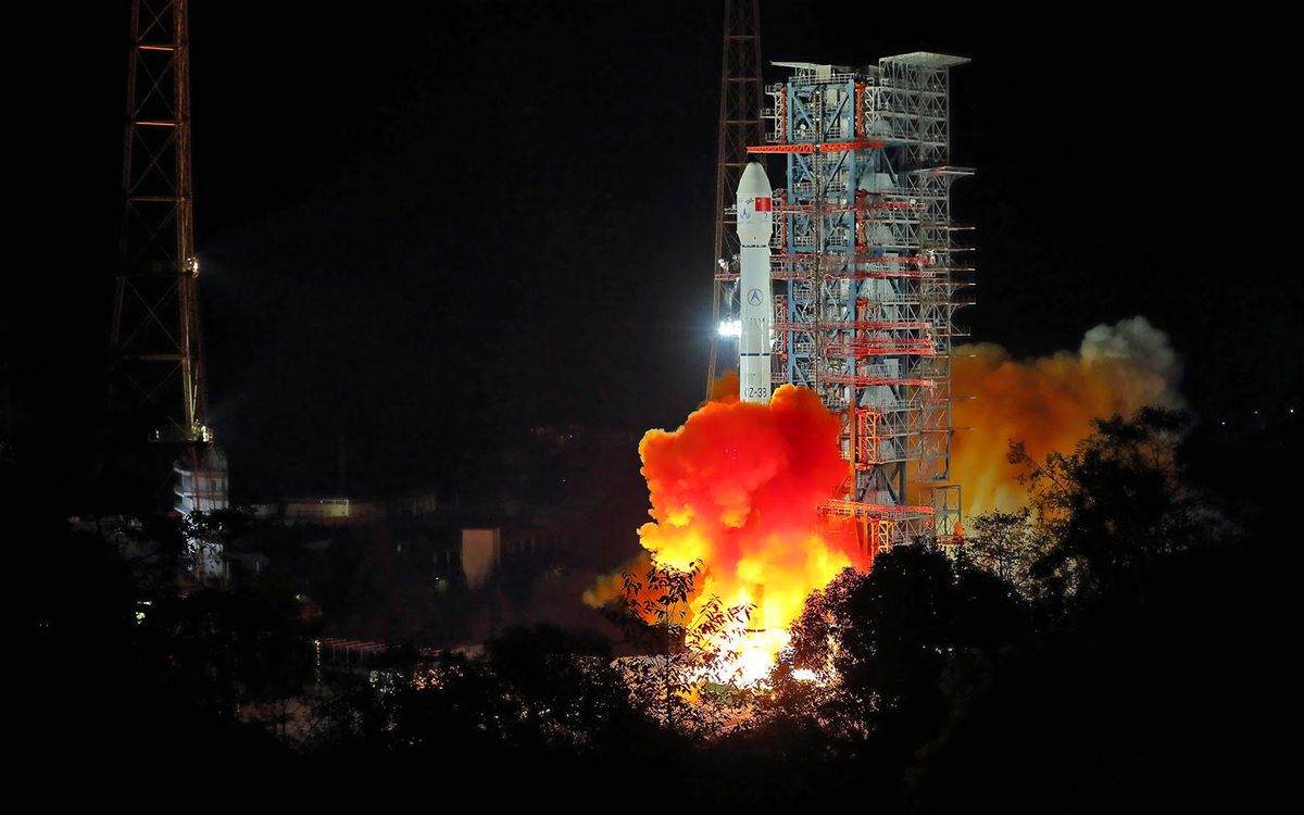 Chang&#039;e 4 Launch 1