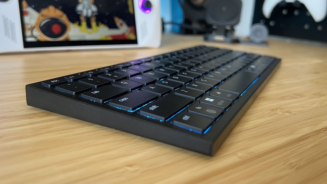 Side view of Razer Joro gaming keyboard showing thickness of main chassis