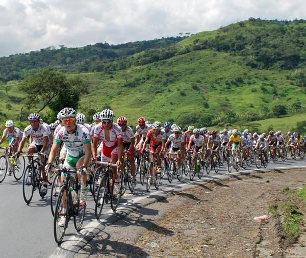 The peloton heads up into the hills.