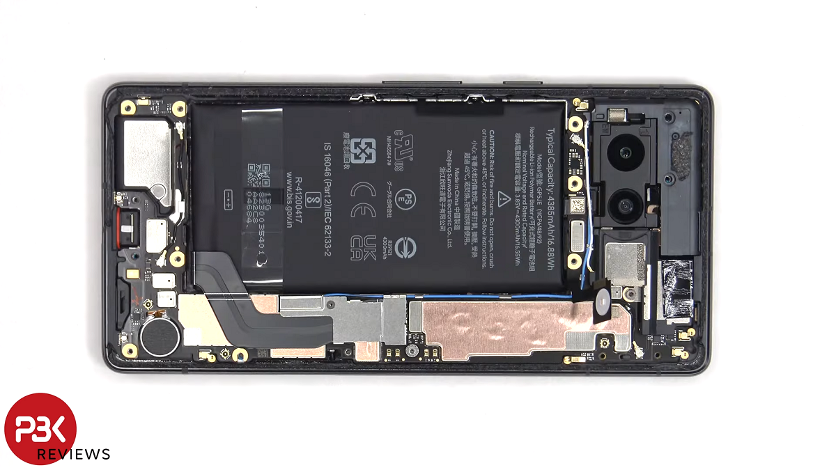 Pixel 7a démonté