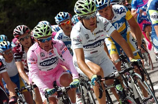 Rosa and Bianca. Danilo Di Luca (Liquigas) and Vincenzo Nibali (Liquigas).