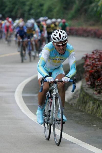 Ablay Shugaipov (Kazakhstan) attacks early on the category 2 climb.