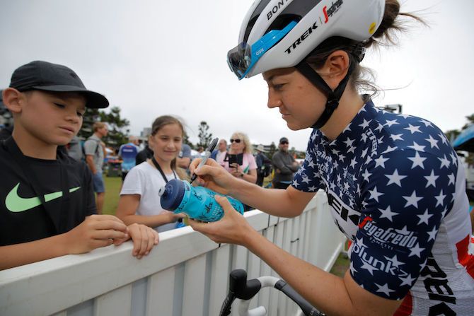 US road race champion Ruth Winder (Trek-Segafredo) signs some autographs for fans