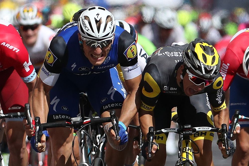 Marcel Kittel and Bryan Coquard fight for the stage 4 win. Kittel got the final advantage by millimeters.