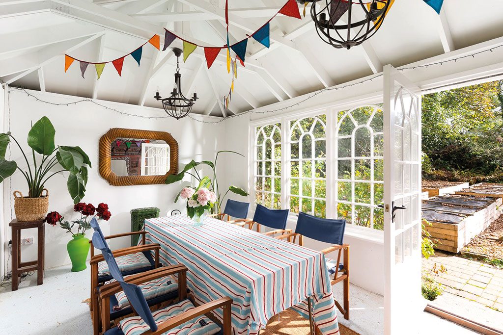 Properties for sale with summer houses: Heamoor, Penzance