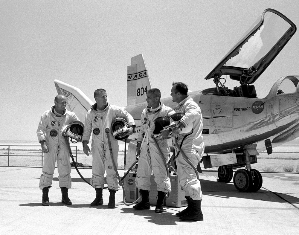 HL-10 pilots (left to right) Air Force Major Jerauld R. Gentry, Air Force test pilot Peter Hoag, and NASA pilots John A. Manke and Bill Dana. The HL-10 was one of five lifting body designs flown at NASA&#039;s Dryden Flight Research Center, Edwards, California