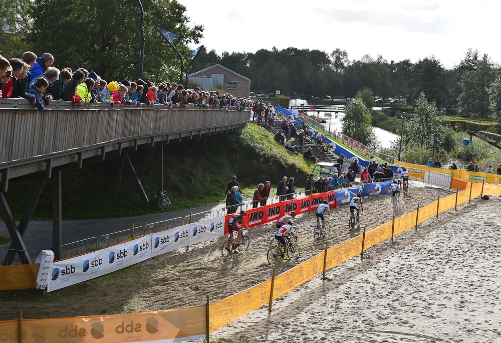 Riders make their way through the sand at Superprestige Niels Albert