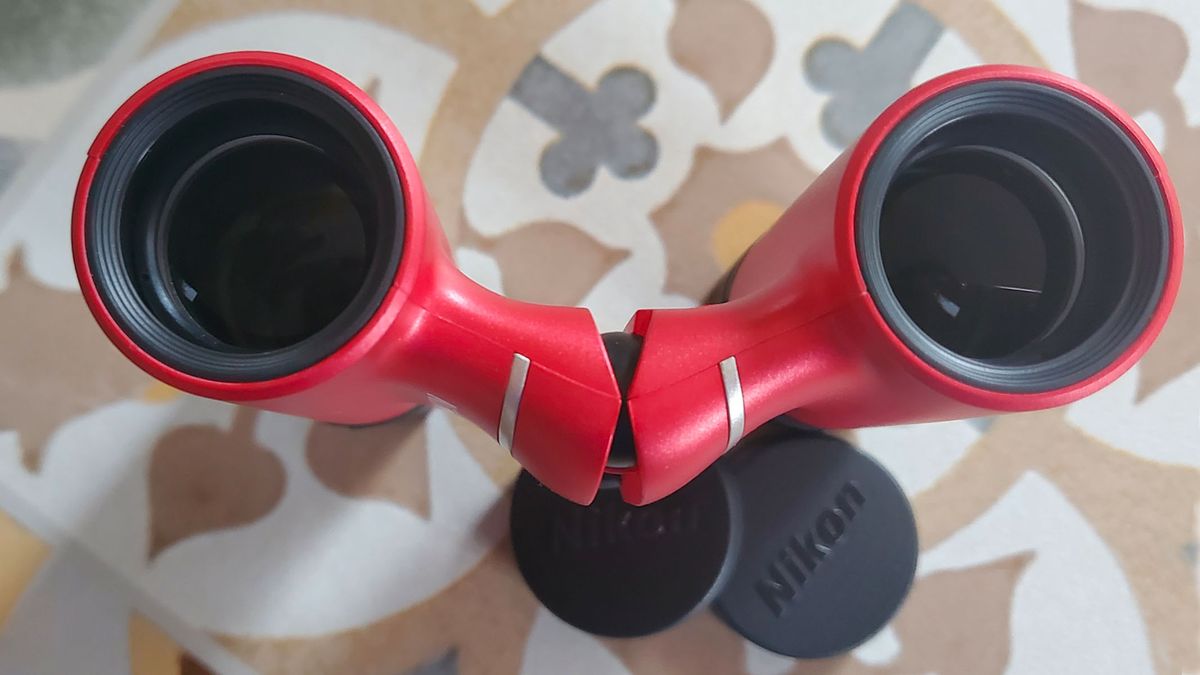 Nikon Aculon T02 8x21 objective lenses close up