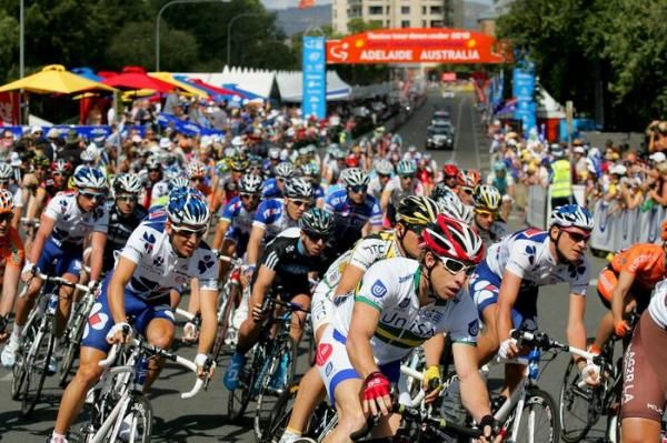 The riders head off on the Cancer Council Helpline Classic.