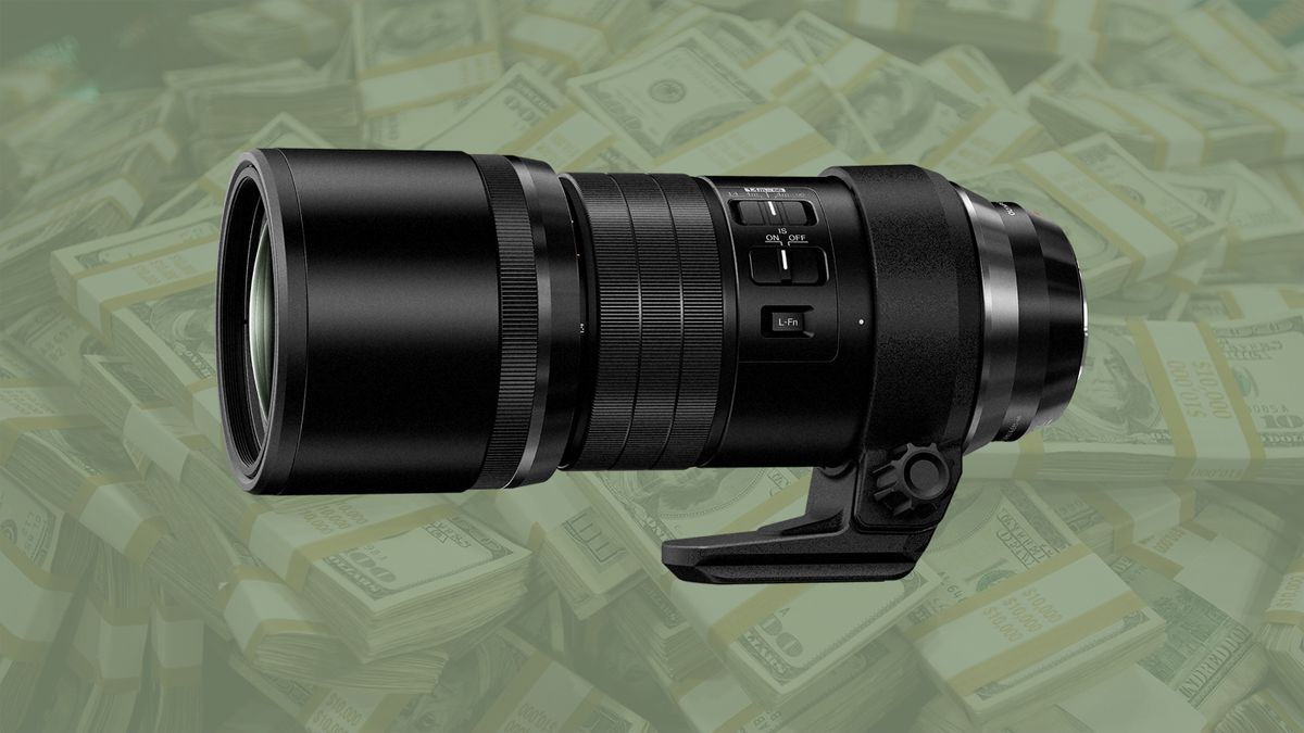 Save an enormous £312 on the Olympus 300mm f/4 Pro lens! (UK / EU deal)