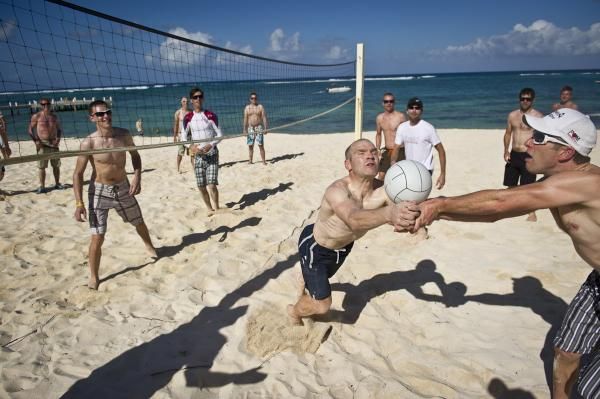 Roger Hammond dives for the ball
