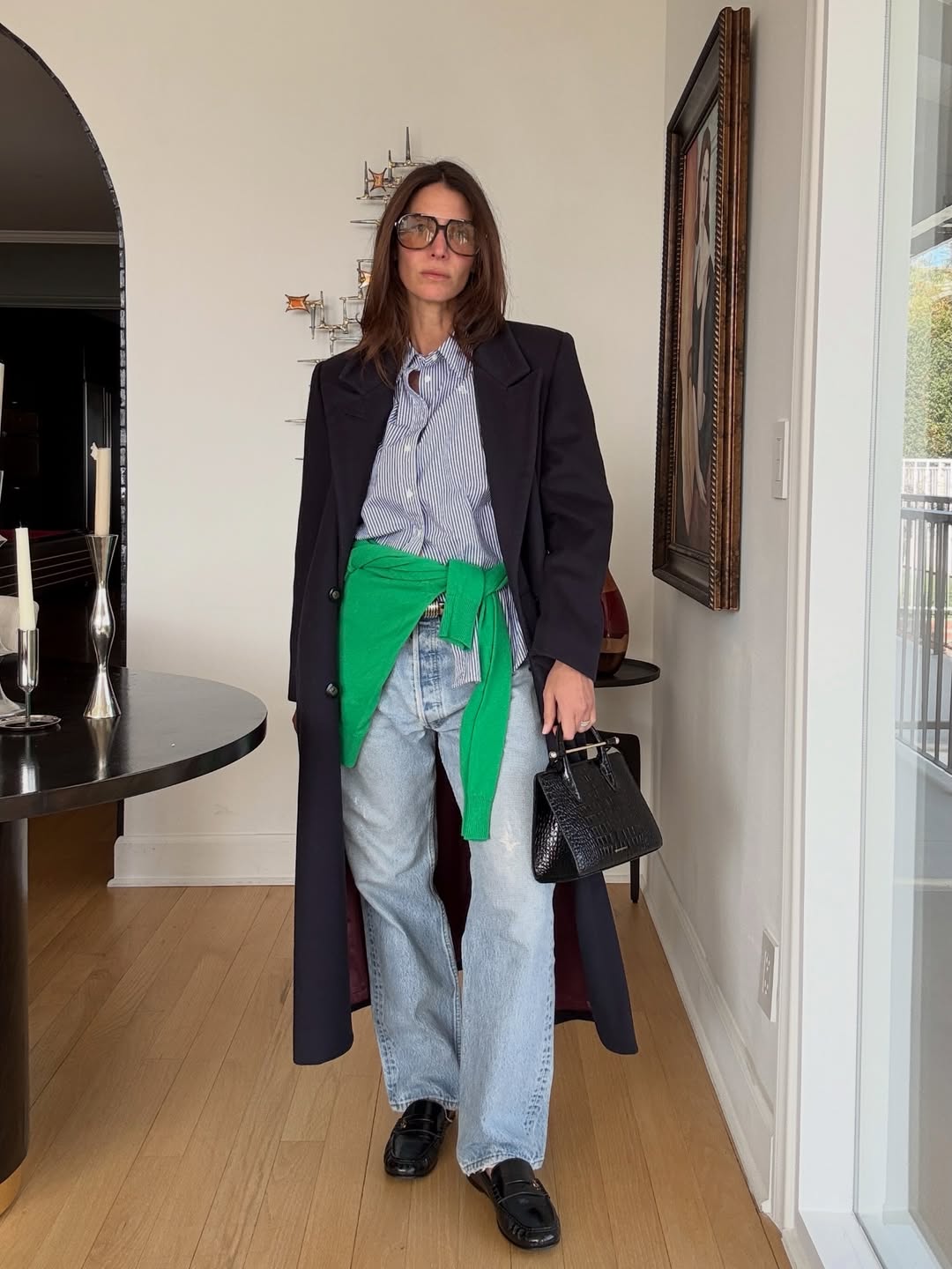 Jen Wonders in light-wash jeans