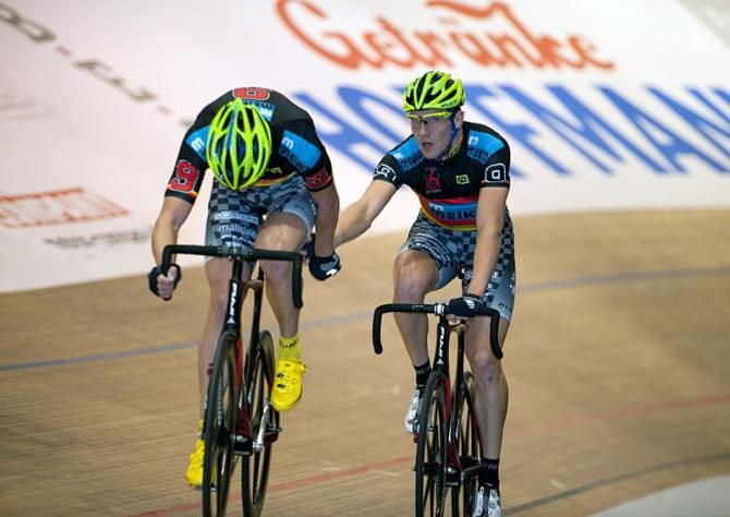 Marcel Katz slings Robert Bengsch into the action.