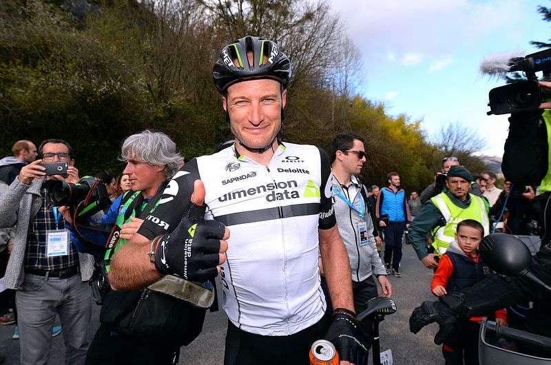 Thumbs up from stage winner Steve Cummings (Dimension Data)