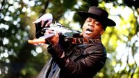 Carvin Jones playing his Strat