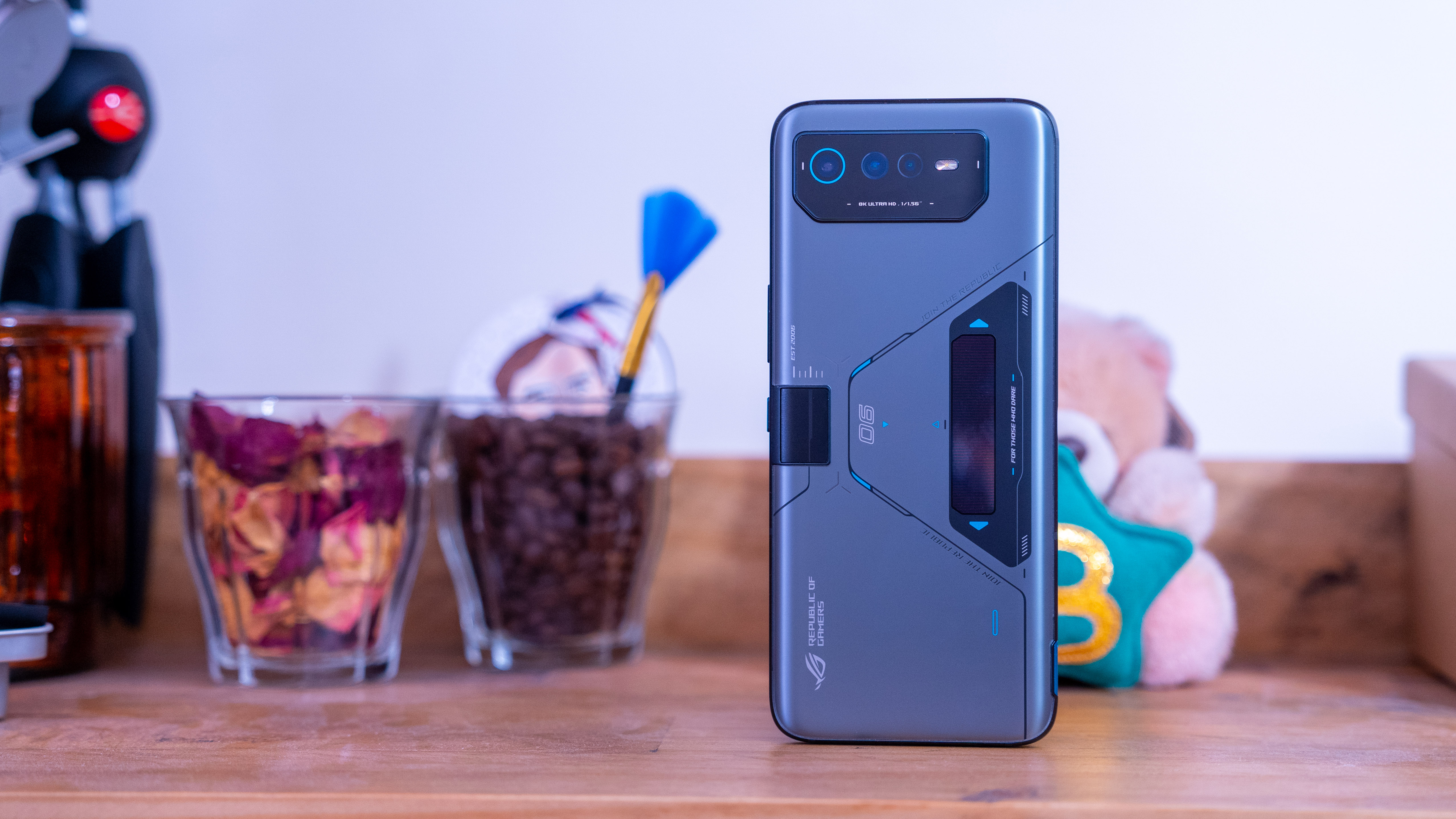 A photo of the Asus ROG Phone 6D Ultimate with MediaTek Dimensity internals