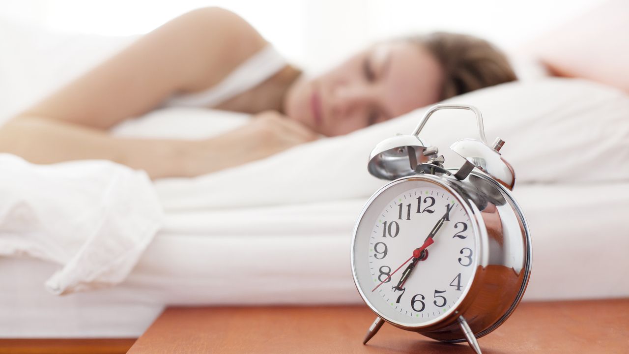 This '15-minute rule' will save your sleep when the clocks go forward on Sunday — and ‘Bears’ and ‘Night Owls’ need it most